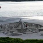 Le incredibili illusioni ottiche da spiaggia di Jamie Harkins