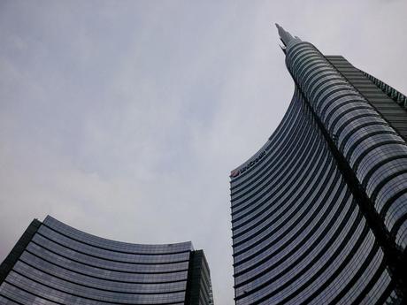 Milano Porta Nuova. Un'area semi abbandonata in pieno centro trasformata nel giro di 4 anni. Ora il capoluogo lombardo è migliore o peggiore? Perché Roma è l'unica città occidentale dove queste trasformazioni urbane non posso avvenire?