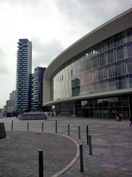 Milano Porta Nuova. Un'area semi abbandonata in pieno centro trasformata nel giro di 4 anni. Ora il capoluogo lombardo è migliore o peggiore? Perché Roma è l'unica città occidentale dove queste trasformazioni urbane non posso avvenire?