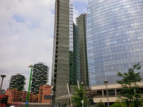 Milano Porta Nuova. Un'area semi abbandonata in pieno centro trasformata nel giro di 4 anni. Ora il capoluogo lombardo è migliore o peggiore? Perché Roma è l'unica città occidentale dove queste trasformazioni urbane non posso avvenire?