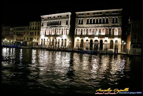 di notte sul Canal grande