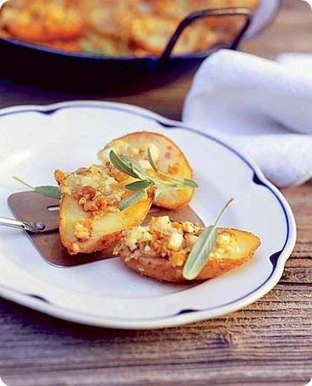 Patate al forno con crosta di formaggio di capra