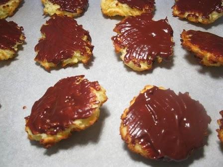 Amaretti al cocco al cioccolato