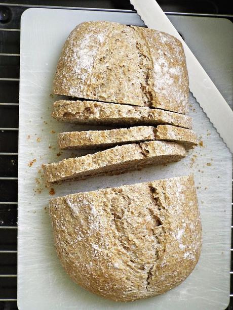 Pane integrale a lievitazione naturale con lecitina di soia