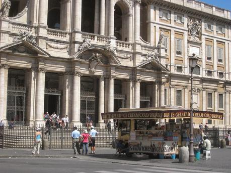 Stazione Termini e dintorni. Ben arrivati nel Terzo Mondo, amici turisti che dovreste essere il sostegno economico della città