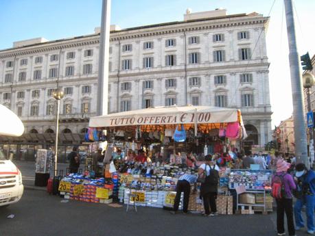 Stazione Termini e dintorni. Ben arrivati nel Terzo Mondo, amici turisti che dovreste essere il sostegno economico della città