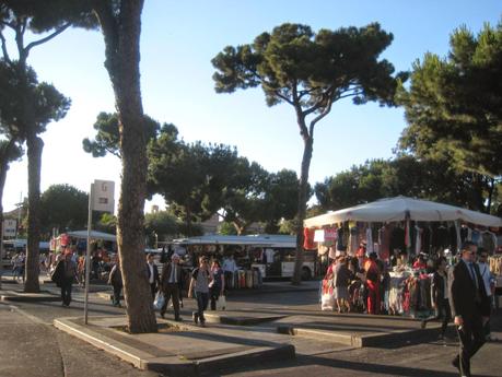 Stazione Termini e dintorni. Ben arrivati nel Terzo Mondo, amici turisti che dovreste essere il sostegno economico della città