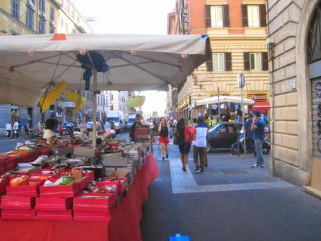 Stazione Termini e dintorni. Ben arrivati nel Terzo Mondo, amici turisti che dovreste essere il sostegno economico della città