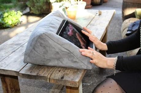 Icushion by Mobiletoyz: per godersi il tablet in totale relax