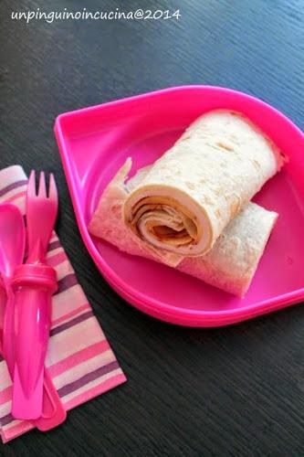 Wrap con tacchino, pesche noci e balsamico