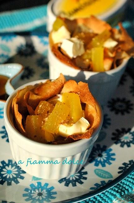 Cestini di pane carasau al mango e formaggio