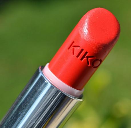 Kiko Velvet Mat - Satin Lipstick 605 Rosso Geranio swatches