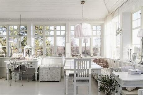 In Svezia una bellissima villa in stile shabby chic