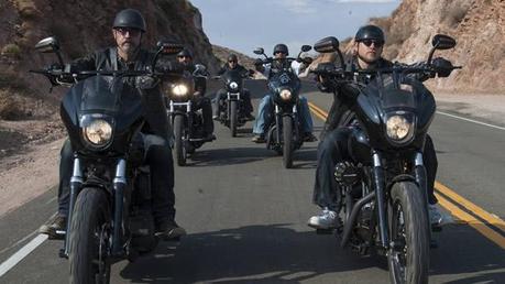 http://sonsofanarchy-italia.com/wp-content/uploads/2014/03/sons-of-anarchy-season-7-spoilers.jpg