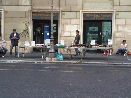 Tutte le incredibili foto di Piazza Esedra e dintorni. La piazza più centrale della città totalmente abbandonata al degrado: degnamente Piazza della Repubblica