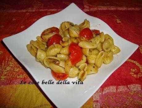 Orecchiette con pomodorini melanzana e pesto