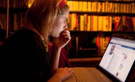 Trentenni (o quasi) su Facebook: ecco le 10 categorie trentenni-su-Facebook
