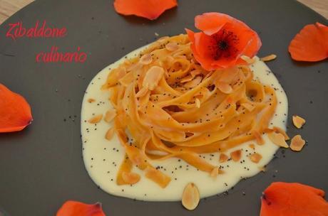 tagliatelle di peperoni Tagliatelle ai peperoni con crema di Parmigiano Reggiano