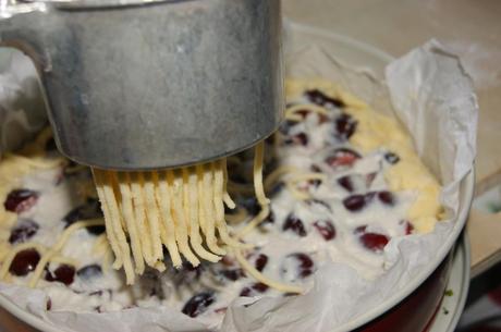 Crostata riccia di ciliegie e ricotta senza glutine