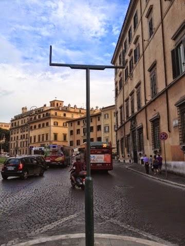 Enrico, se tu ci fossi ancora... Oggi viene intitolato a Berlinguer uno degli slarghi più fatiscenti della città. Ecco le foto