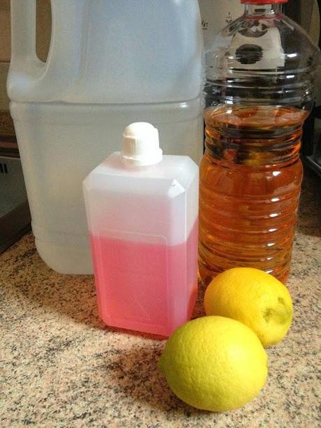 Detergente multiuso al limone