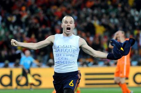 Andres Iniesta dopo il gol contro l'Olanda