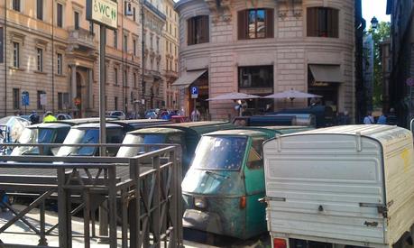 Lo scandalo delle Ape Piaggio magazzino. Uno scempio impunità a Trinità de Monti e Piazza Navona. Perché?