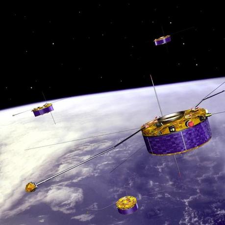 I dati raccolti dai quattro satelliti dell’Agenzia Spaziale Europea nel corso della missione Cluster potrebbero aiutarci a risolvere il mistero delle forti interazioni fra vento solare e campo magnetico terrestre. Crediti: ESA.