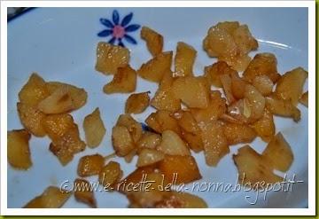 Dessert di nespole giapponesi e banane con salsa mou e semi di papavero (4)