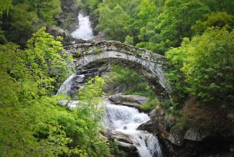 Ponte romano nei pressi di Fondo - Traversella (TO)