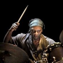 Hamid Drake(ph Roberto Cifarelli)