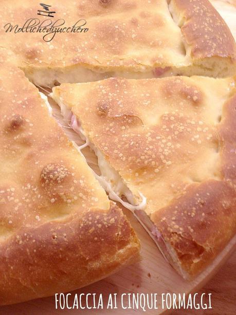 focaccia ai cinque formaggi