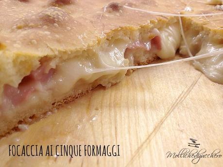 focaccia ai cinque formaggi