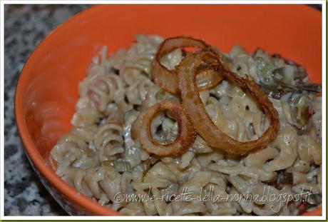 Fusilli integrali ai carciofi e panna con anelli di cipolla fritti (15)