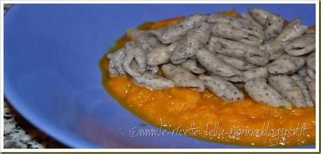 Cavatelli con farina di ceci neri in purea di carote e rosmarino (8)