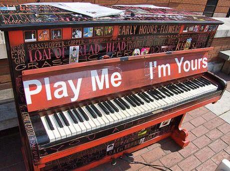 Play me, I’m yours : 50 pianoforti nelle strade di Parigi !