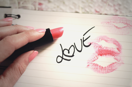 58851-Lipstick-Love