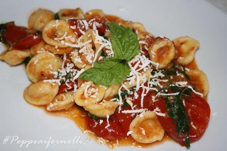 Orecchiette con rucola e cacioricotta alla pugliese.