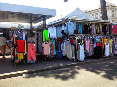 Piazza dei Cinquecento. Qualsiasi sindaco degno di questo nome in qualsiasi città civile e occidentale si dimette per molto meno