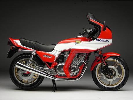 Honda CB 750 F2 Bol D'or 1981 by Max Moto Modeling (Tamiya)