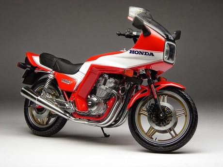 Honda CB 750 F2 Bol D'or 1981 by Max Moto Modeling (Tamiya)