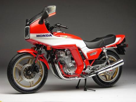 Honda CB 750 F2 Bol D'or 1981 by Max Moto Modeling (Tamiya)