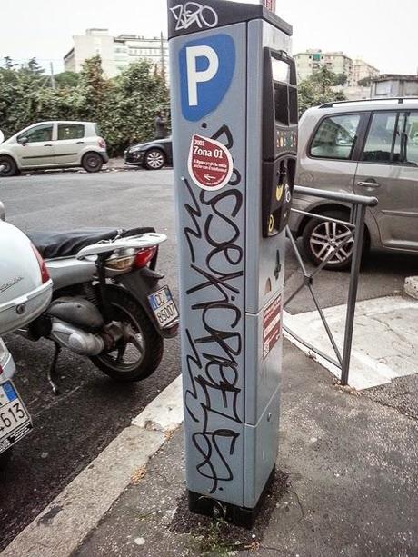 Da Viale del Campo Boario a Piazzale dei Partigiani, un brevissimo viaggio nell'orribile quotidianità di Roma. La cosa triste è che voi vi siete abituati a tutto questo, ammettetelo...