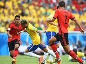 Mondiali Brasile 2014, gruppo sbatte contro roccia messicana
