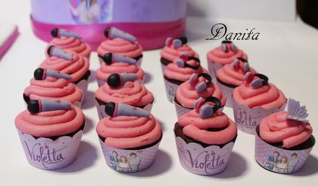 Torta Violetta e sweet table a tema