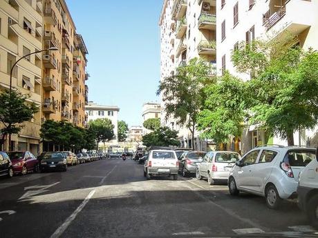 La sosta selvaggia uccide la città, ruba il vostro tempo, rende la vita facile a poche persone e difficilissima a molte. 80 foto per 10km di doppia fila continua da Cinecittà a Ostiense