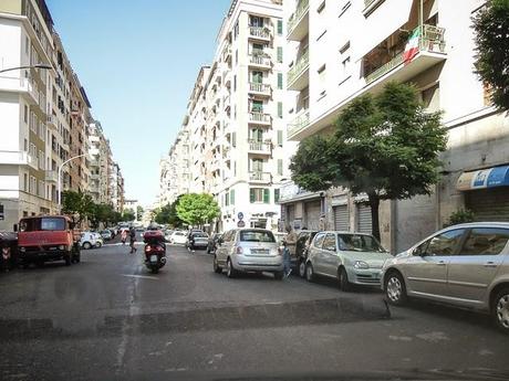 La sosta selvaggia uccide la città, ruba il vostro tempo, rende la vita facile a poche persone e difficilissima a molte. 80 foto per 10km di doppia fila continua da Cinecittà a Ostiense
