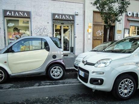La sosta selvaggia uccide la città, ruba il vostro tempo, rende la vita facile a poche persone e difficilissima a molte. 80 foto per 10km di doppia fila continua da Cinecittà a Ostiense