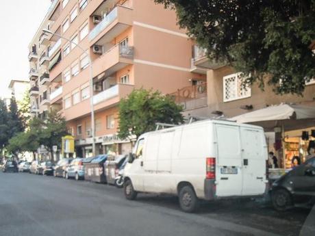 La sosta selvaggia uccide la città, ruba il vostro tempo, rende la vita facile a poche persone e difficilissima a molte. 80 foto per 10km di doppia fila continua da Cinecittà a Ostiense