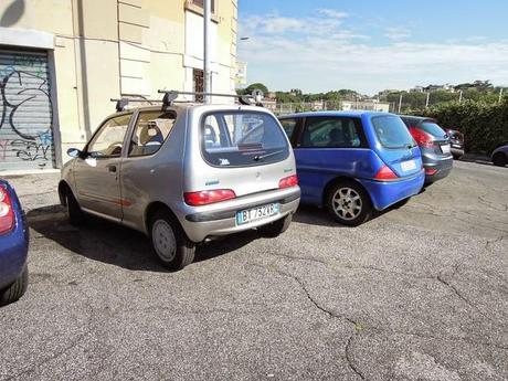 La sosta selvaggia uccide la città, ruba il vostro tempo, rende la vita facile a poche persone e difficilissima a molte. 80 foto per 10km di doppia fila continua da Cinecittà a Ostiense